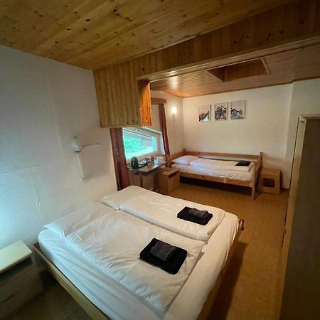 Picchio Rosso - Stanza Privata Con Bagno In Val Di Fassa Hotell Pera Eksteriør bilde